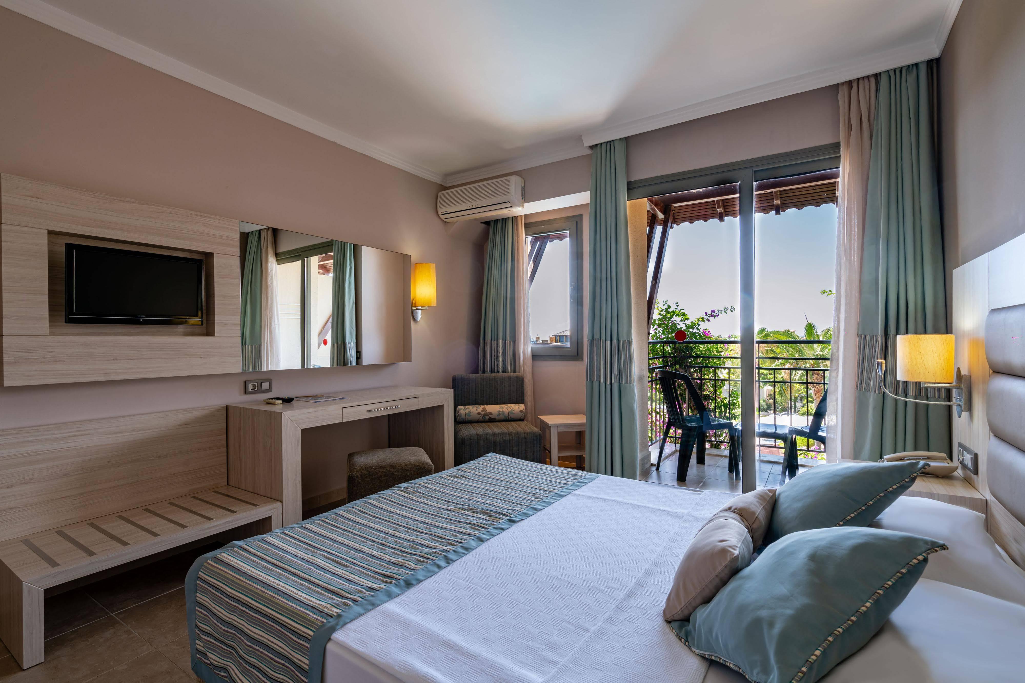 Palmeras Beach Hotel Payallar Extérieur photo